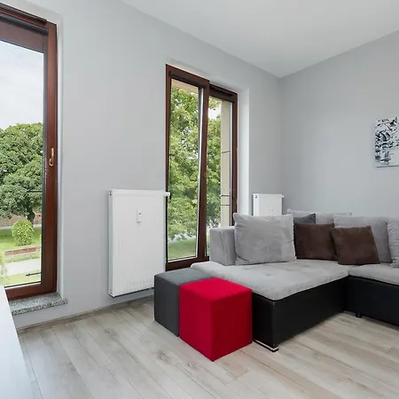 Jantar Lighthouse Port